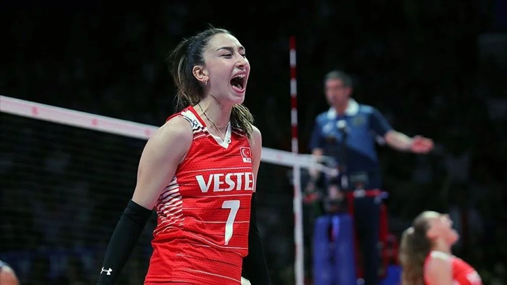 Milli voleybolcular Hande Baladın ve Zehra Güneş Fenerbahçe yolunda!