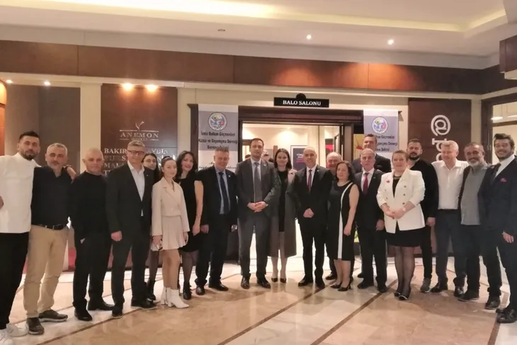 İzmir’de BAL-GÖÇ gala gecesi büyük ilgi gördü