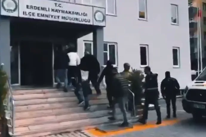 Mersin’de ‘Hücre-12’ operasyonu!